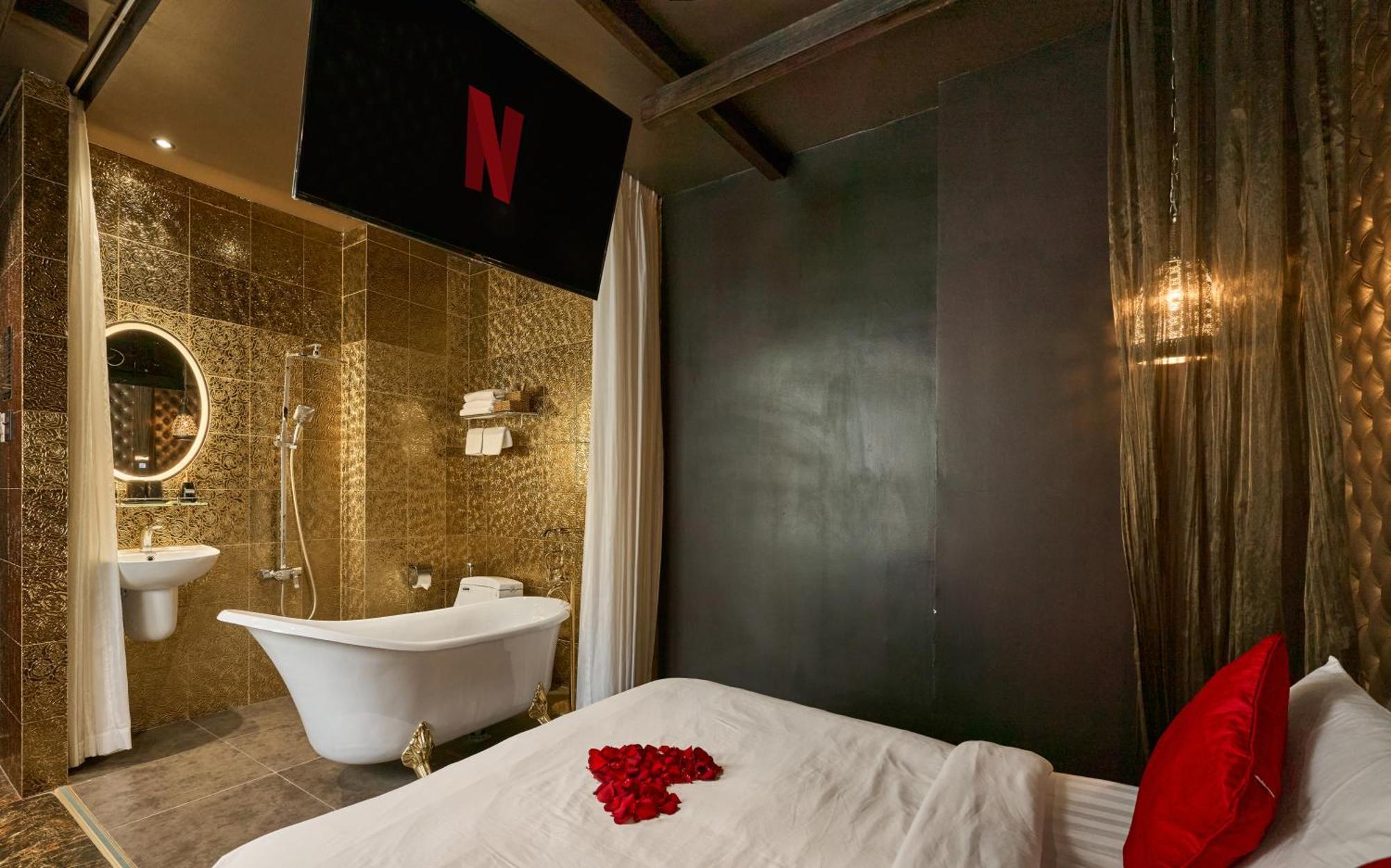 Secret Gar-den Ben Thanh Hotel Ho Chi Minh City