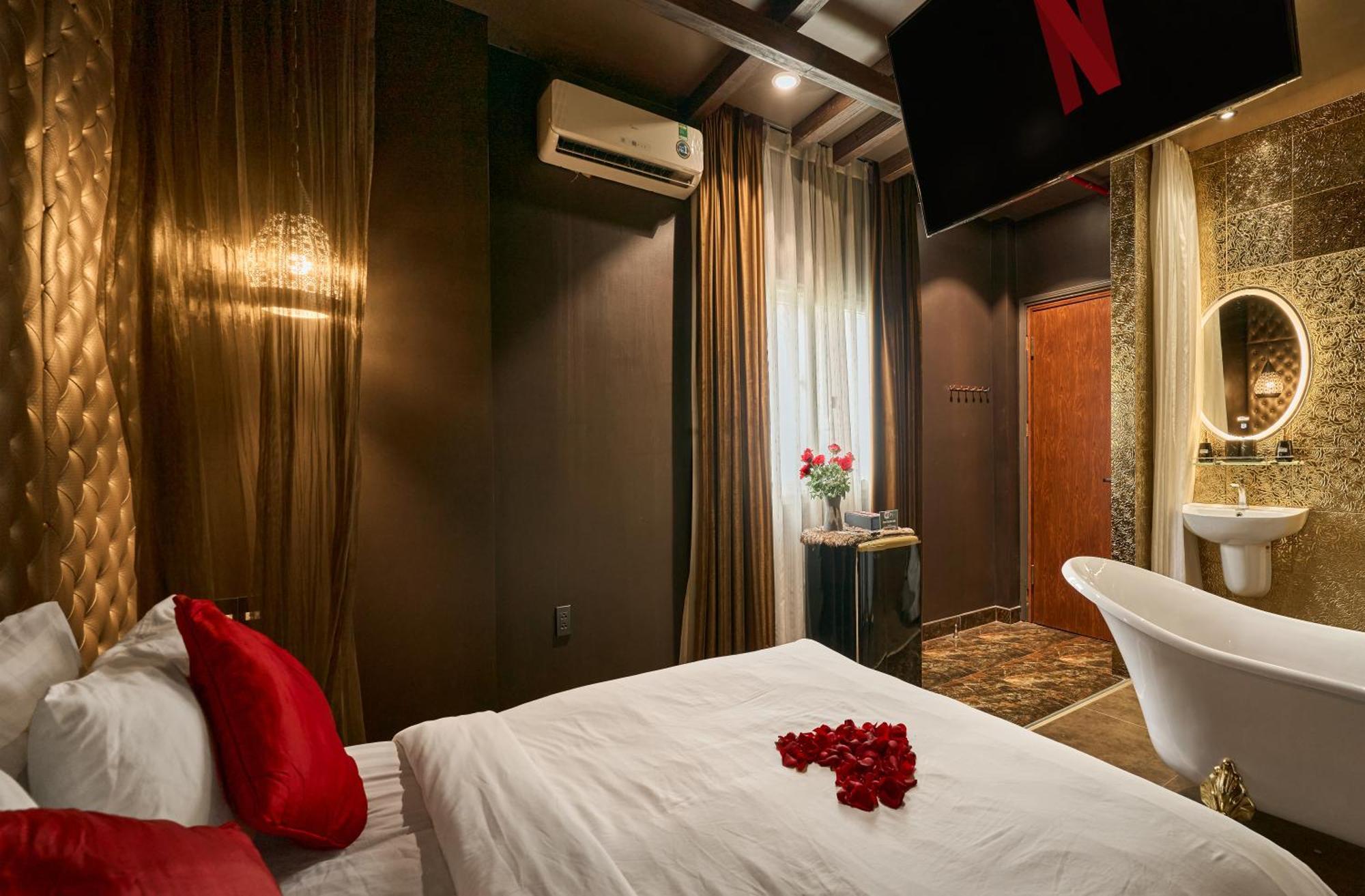 Secret Gar-den Ben Thanh Hotel