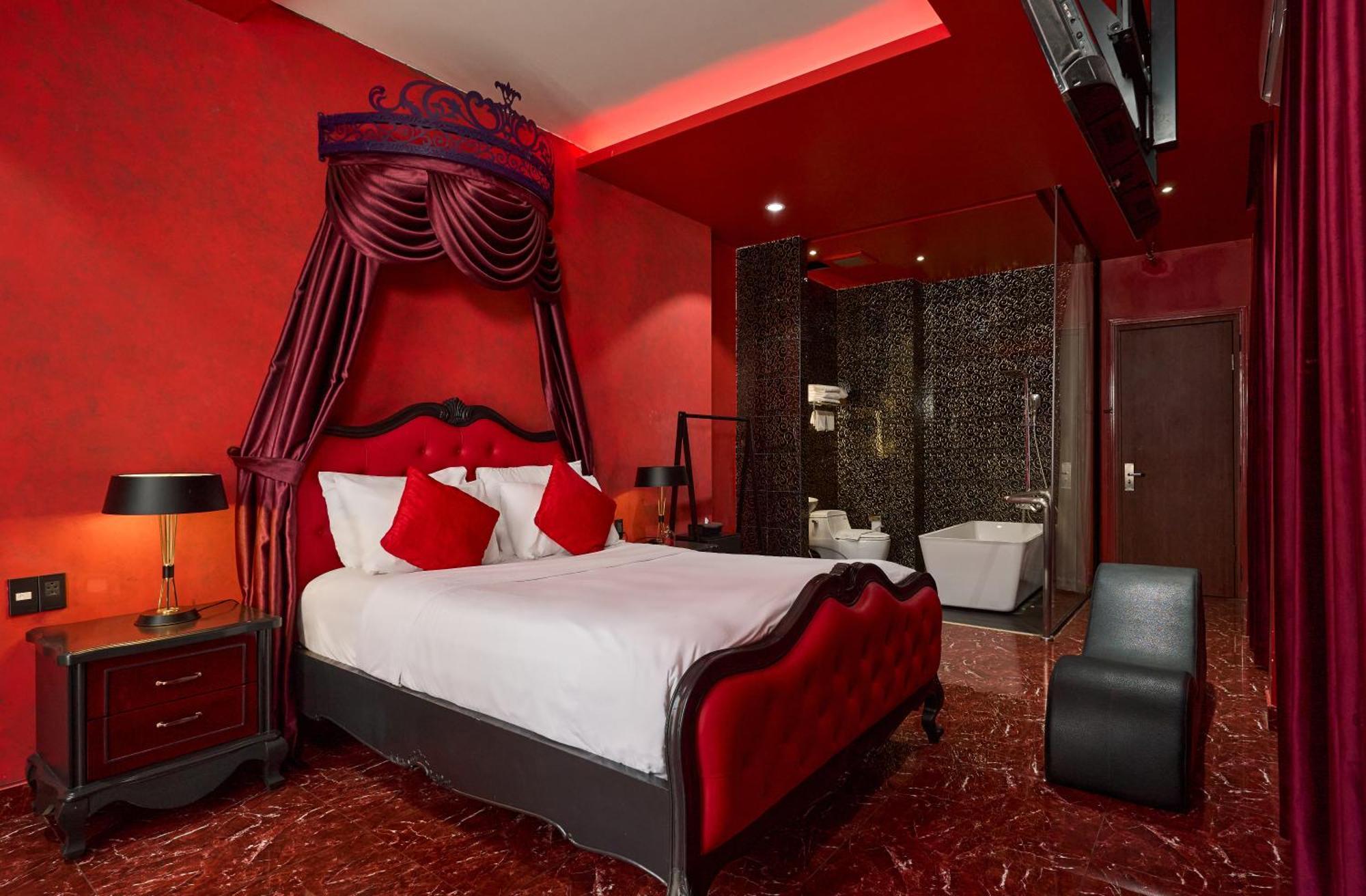Hotel Secret Gar-den Ben Thanh